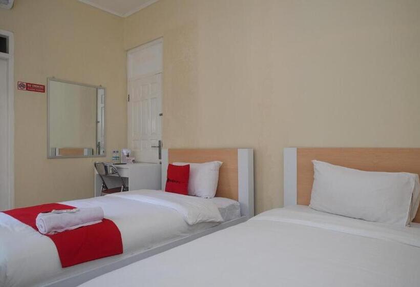 בית מלון כפרי Reddoorz Syariah Near Kampus Unsoed Purwokerto
