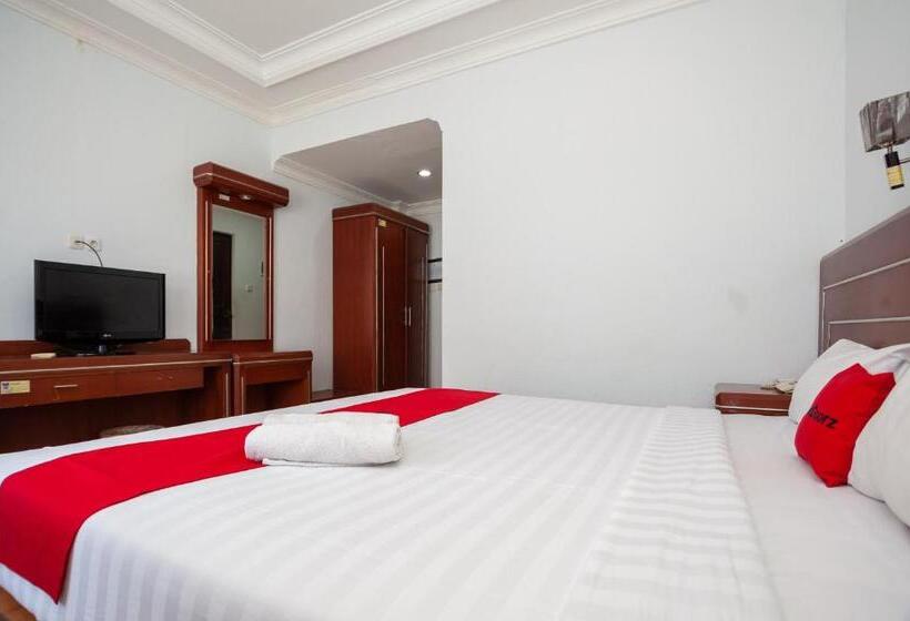 ホテル Reddoorz Syariah Near Rs Yos Sudarso Padang