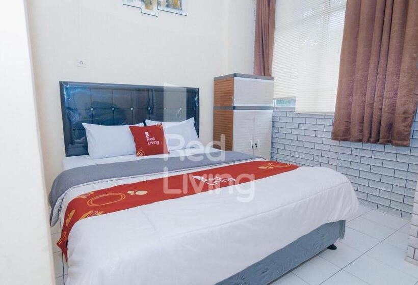 Отель Redliving Apartemen Emerald Hill Sr Rooms Tower Green