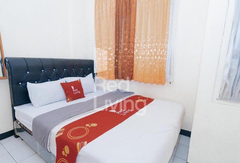 Отель Redliving Apartemen Emerald Hill Sr Rooms Tower Green