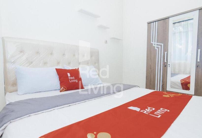 Отель Redliving Apartemen Emerald Hill Sr Rooms Tower Green