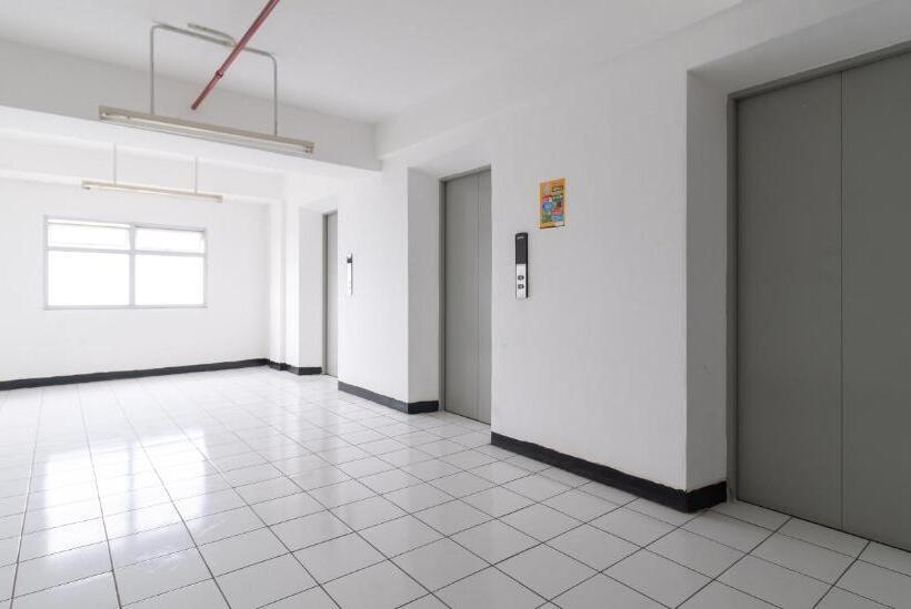 酒店 Redliving Apartemen Gunung Putri   Sirooms