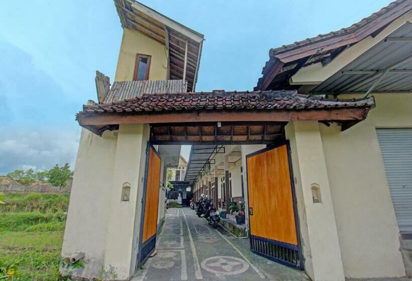 호텔 Spot On 91981 Diwi Homestay