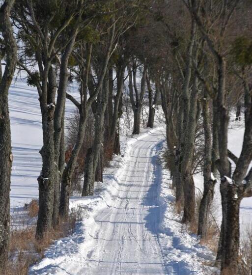 فندق Stadnina Koni Kierzbuń