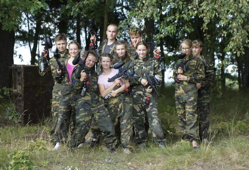 فندق Stadnina Koni Kierzbuń