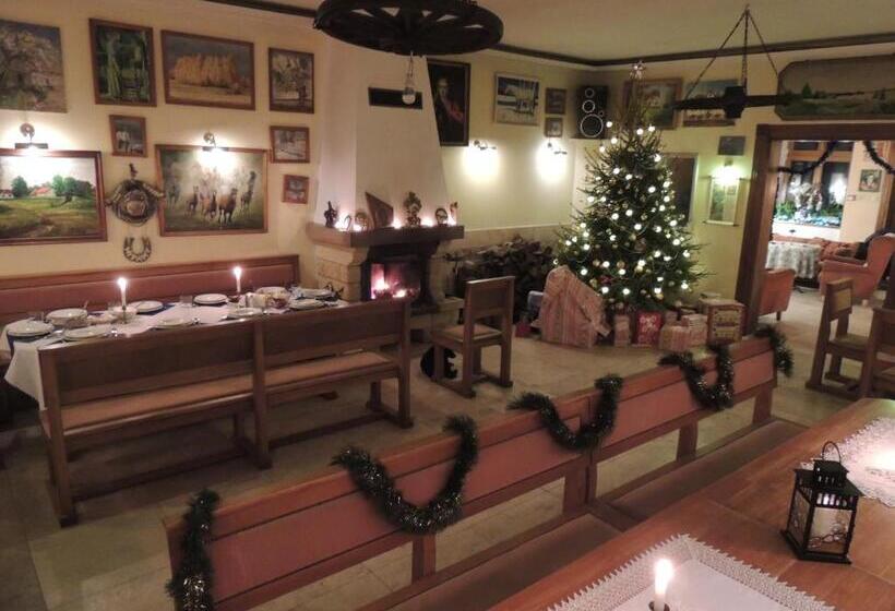 فندق Stadnina Koni Kierzbuń