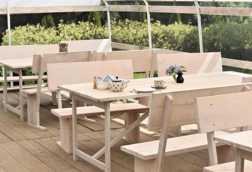 فندق Stadnina Koni Kierzbuń