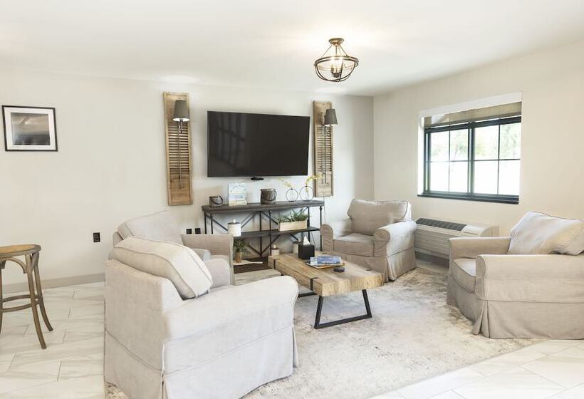 ホテル The Farmstead