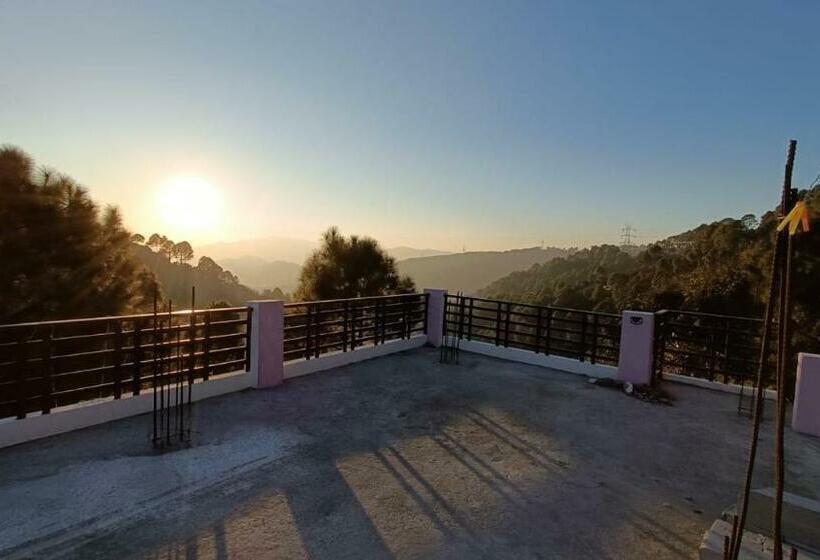 בית מלון כפרי The Hill Heaven Home Stay