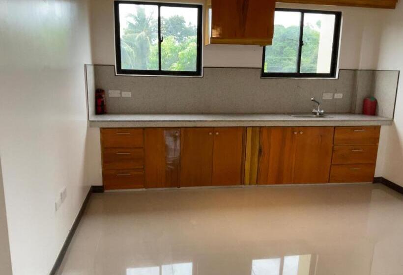 ホテル The Somerset Inn & Restaurant