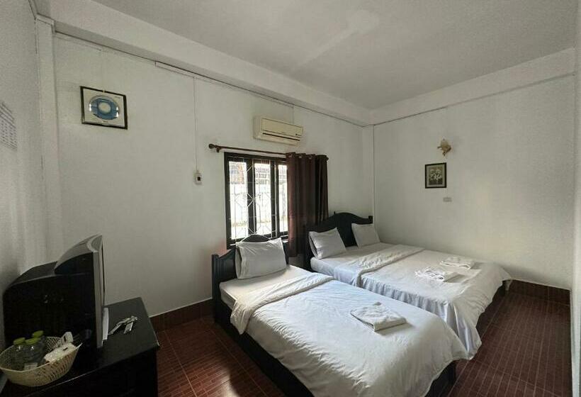 Отель Vangvieng Santara