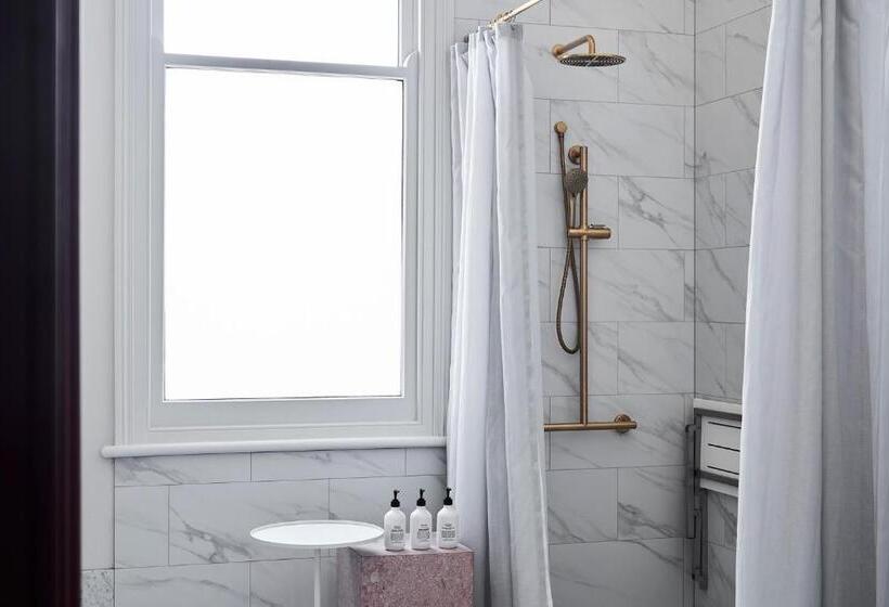 ホテル Vera Ballarat