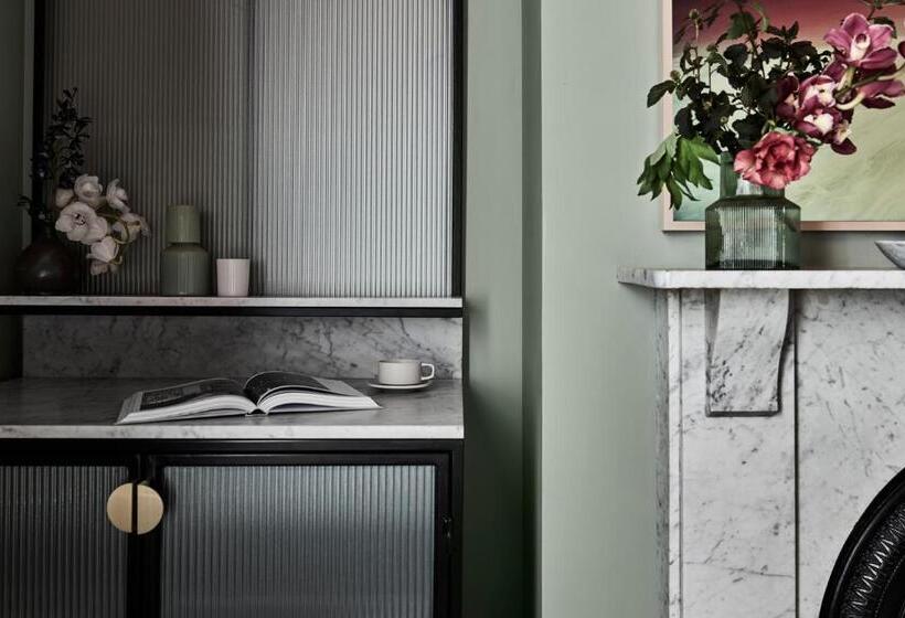 ホテル Vera Ballarat