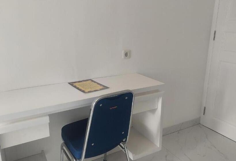 מוטל Wisma Mangurna