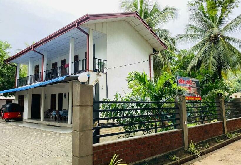 פנסיון Akeesha Rest Kataragama