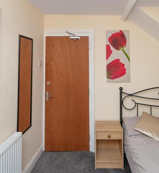 פנסיון City Centre Large Luxury Rooms Free Parking