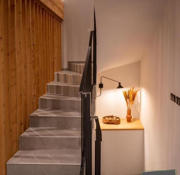 بنسيون La Grange Des Eulets