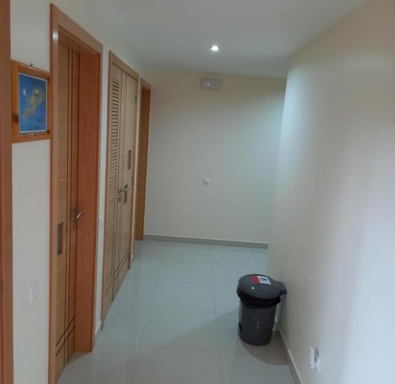 פנסיון Nifa House