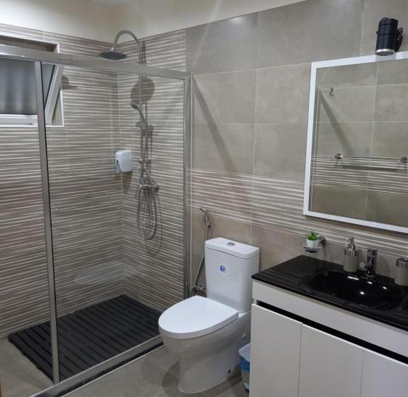 פנסיון Nifa House