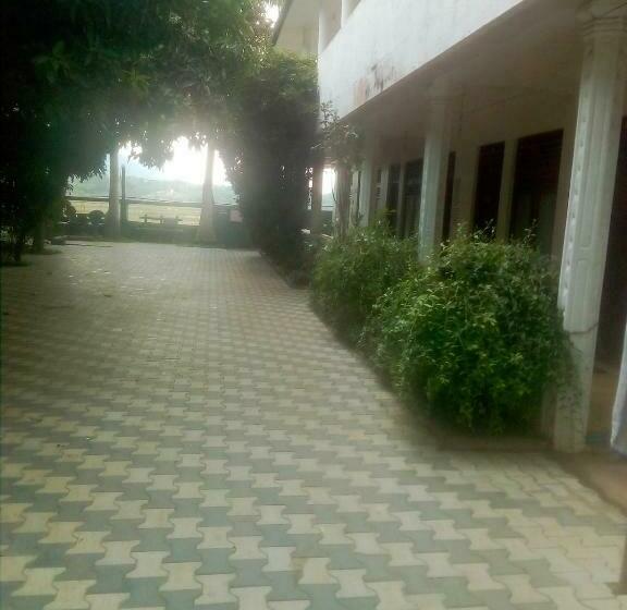 بنسيون Sapumal Rest