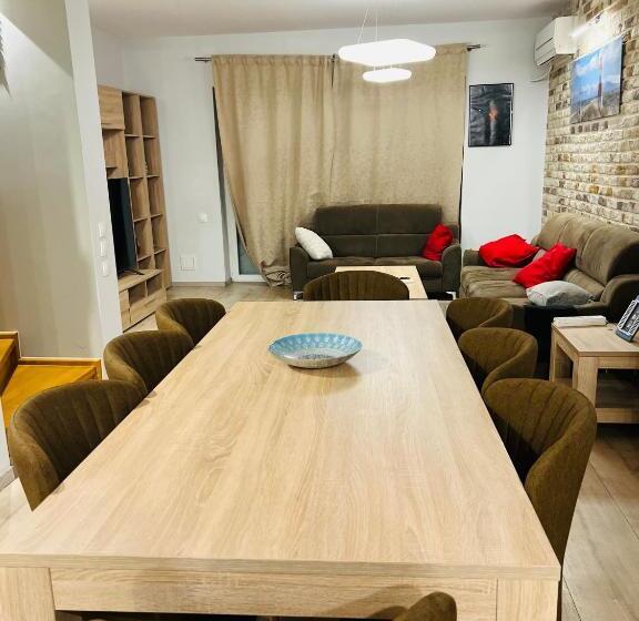 פנסיון Top Properties And Home