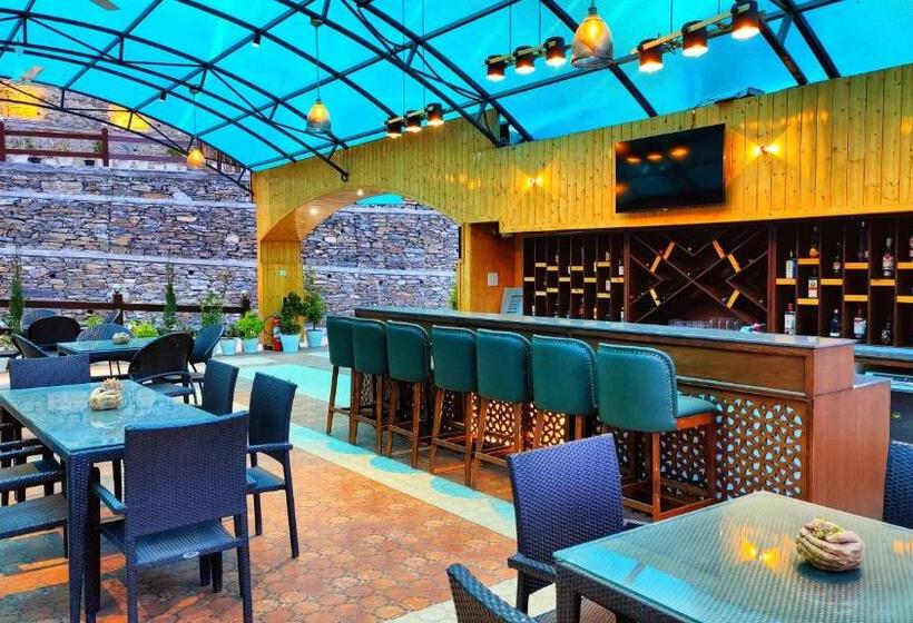 Queen Himya Resort By Dls Hotels