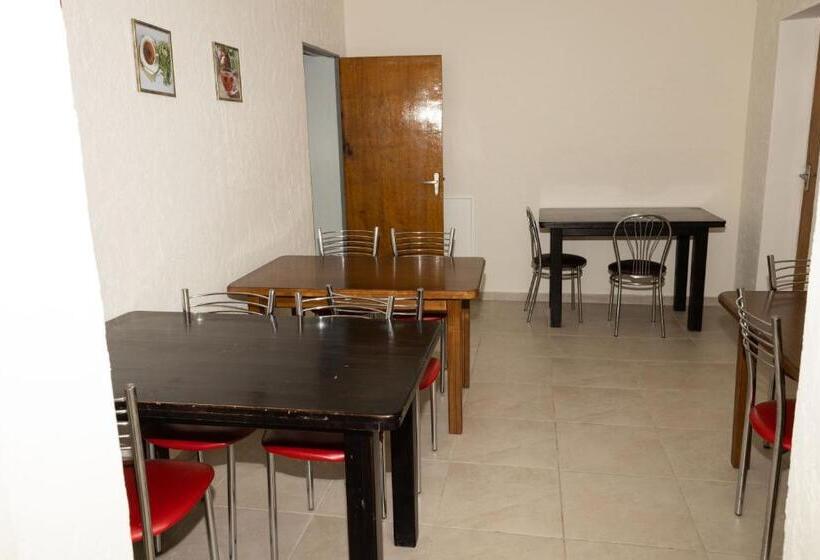 הוסטל Your Home