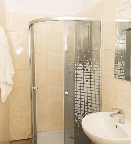 הוסטל Your Home