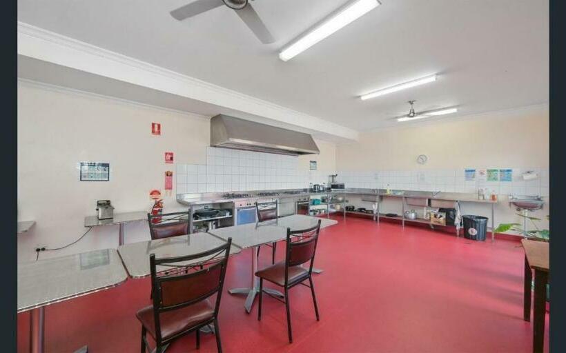 فندق صغير Emu Backpackers Perth   Note   Valid Passport Required For Check In