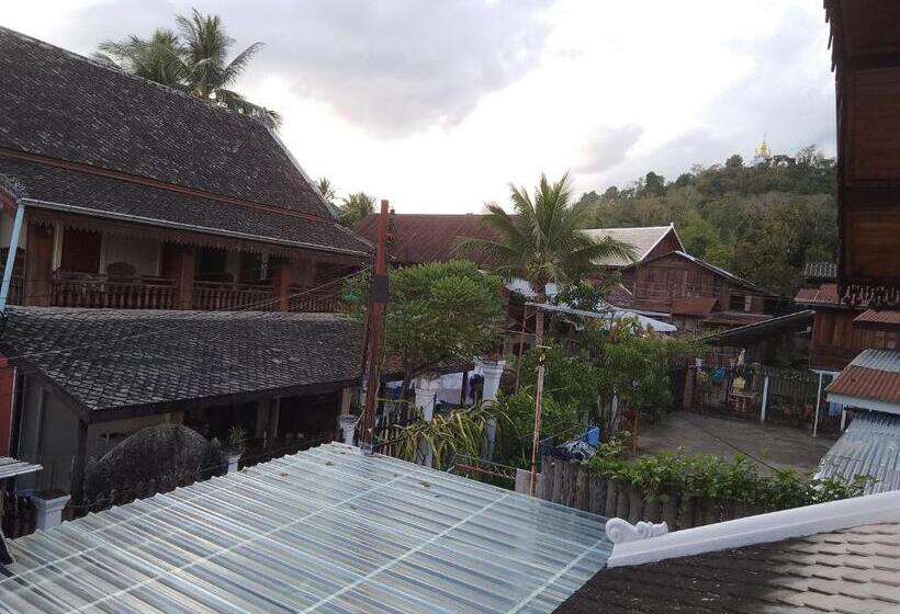 فندق صغير Funny Riverside Backpackers