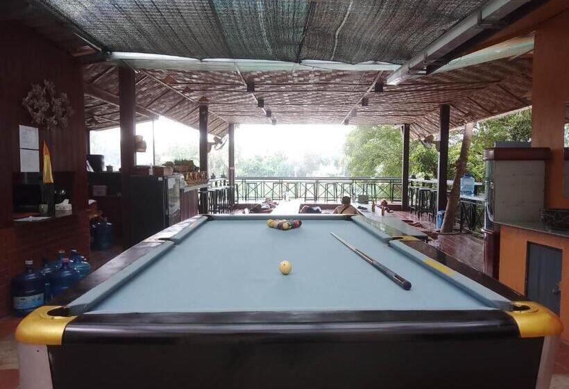 הוסטל Funny Riverside Backpackers