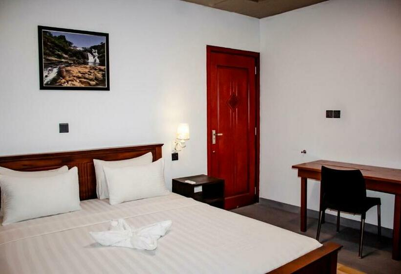 Общежитие Surf & Party Weligama