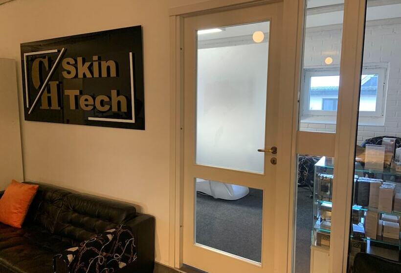 مبيت وإفطار Abonnera Alingsgård För Upp Till 14 Personer   Kök Finns  Spabad Inomhus   Padel   Gym   Biljard Ing