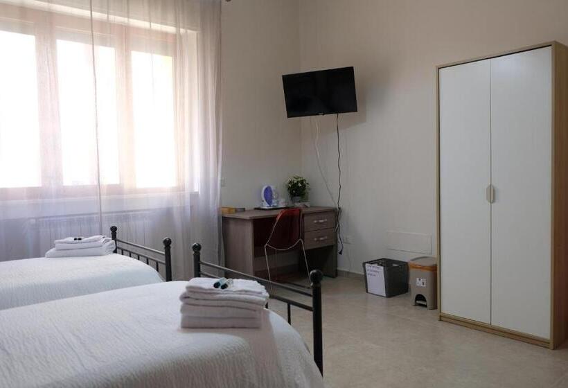 B&b Annunziata Nel Centro Di Cosenza,vicino All Ospedale Civile Dell Annunziata E Alla Clinica Sca