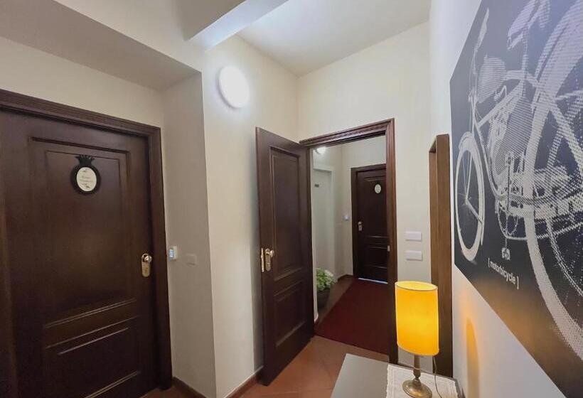 ベッドアンドブレックファースト Dimora Conte Cavour