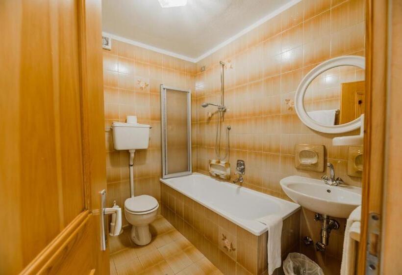 住宿加早餐  Garnì Rosengarten