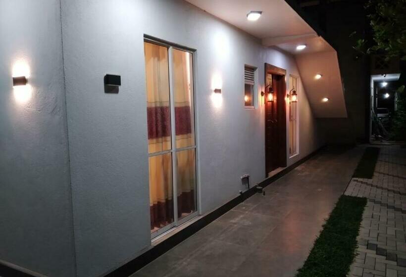 مبيت وإفطار Golden Vila