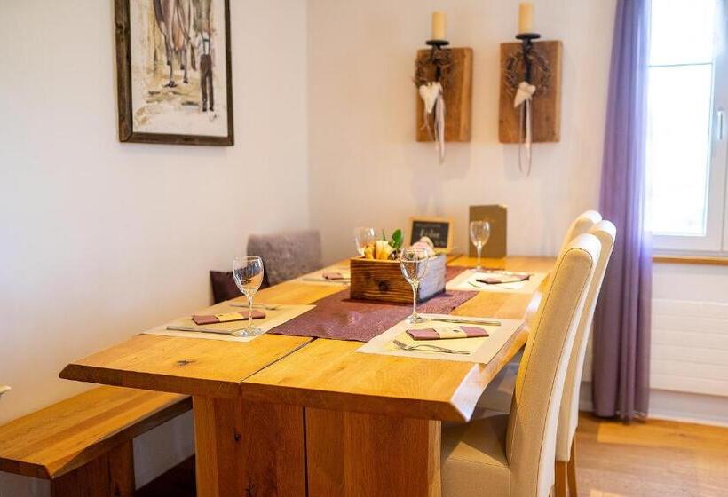 צימר Gästehaus Aemisegg