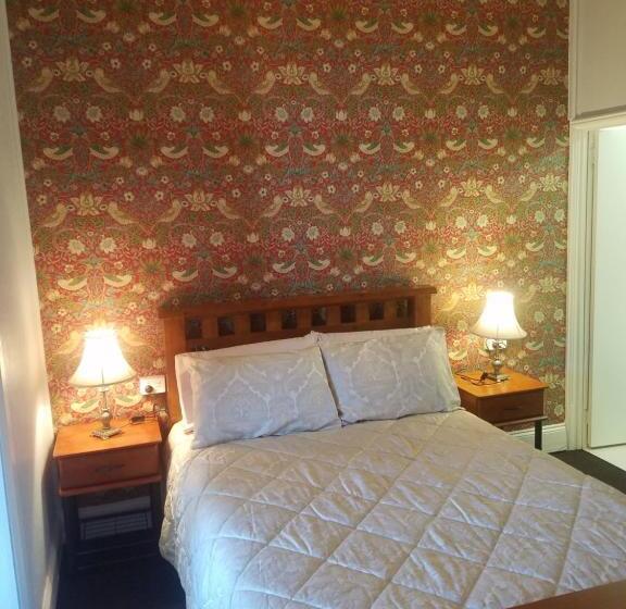 تختخواب و صبحانه Hunters