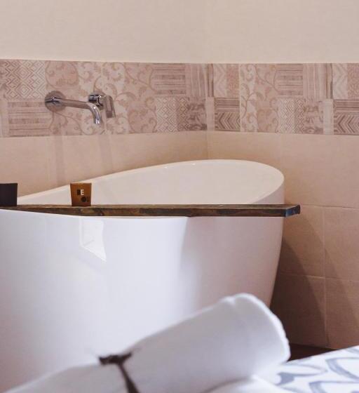 צימר Olio Su Tela