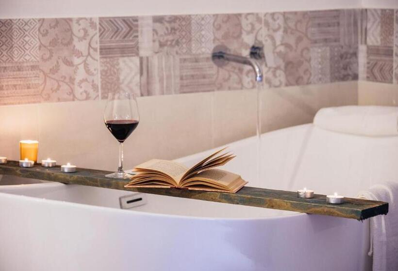 צימר Olio Su Tela