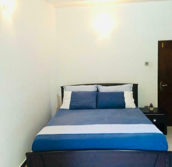 住宿加早餐  The White Villa