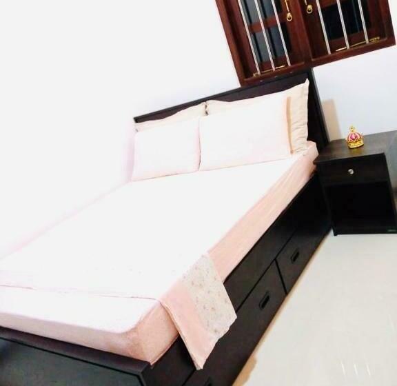 住宿加早餐  The White Villa