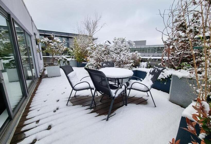 Farringdon Laceby Apartments