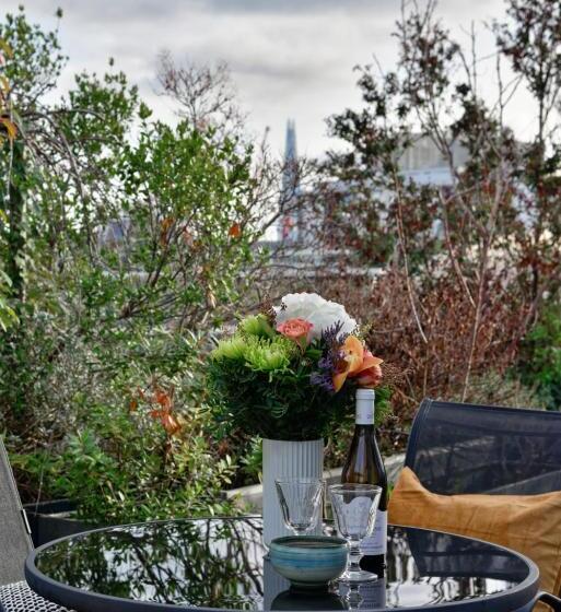 Farringdon Laceby Apartments