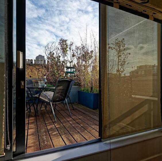 Farringdon Laceby Apartments