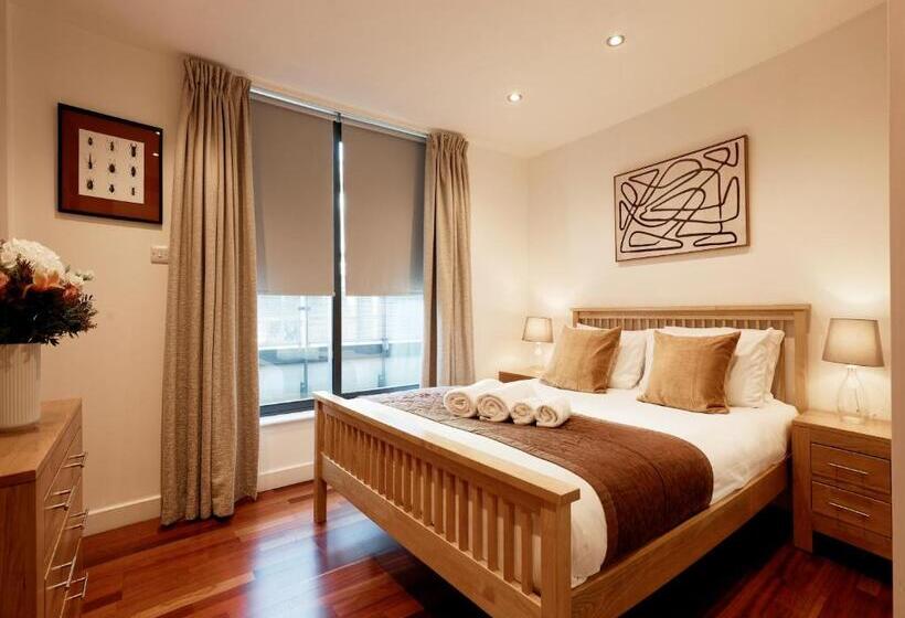 Farringdon Laceby Apartments