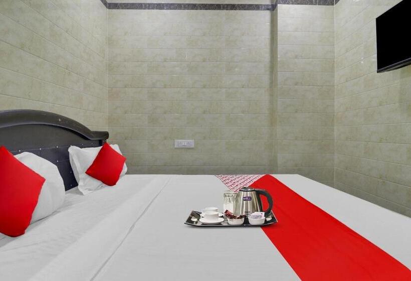 בית מלון כפרי O Ashoka Classic Near Gokul Chat