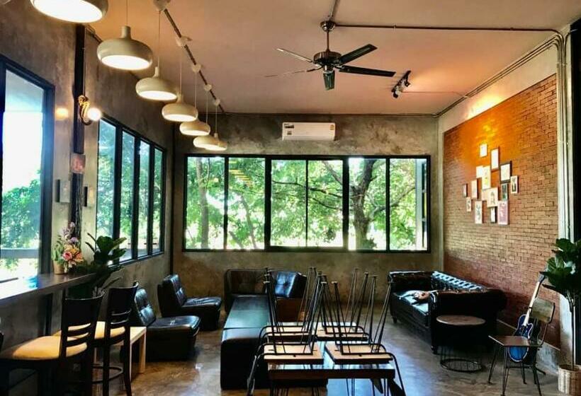 Hotel ไดมอนด์โรส ริเวอร์ไซด์ รีสอร์ท