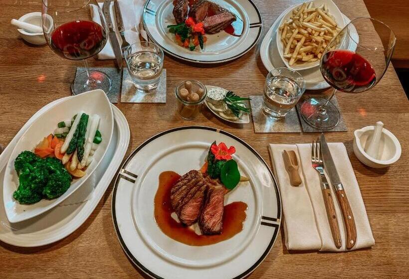 Отель Bayerischer Hof Spalt